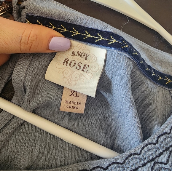 Women's Top - Picture 4 of 4